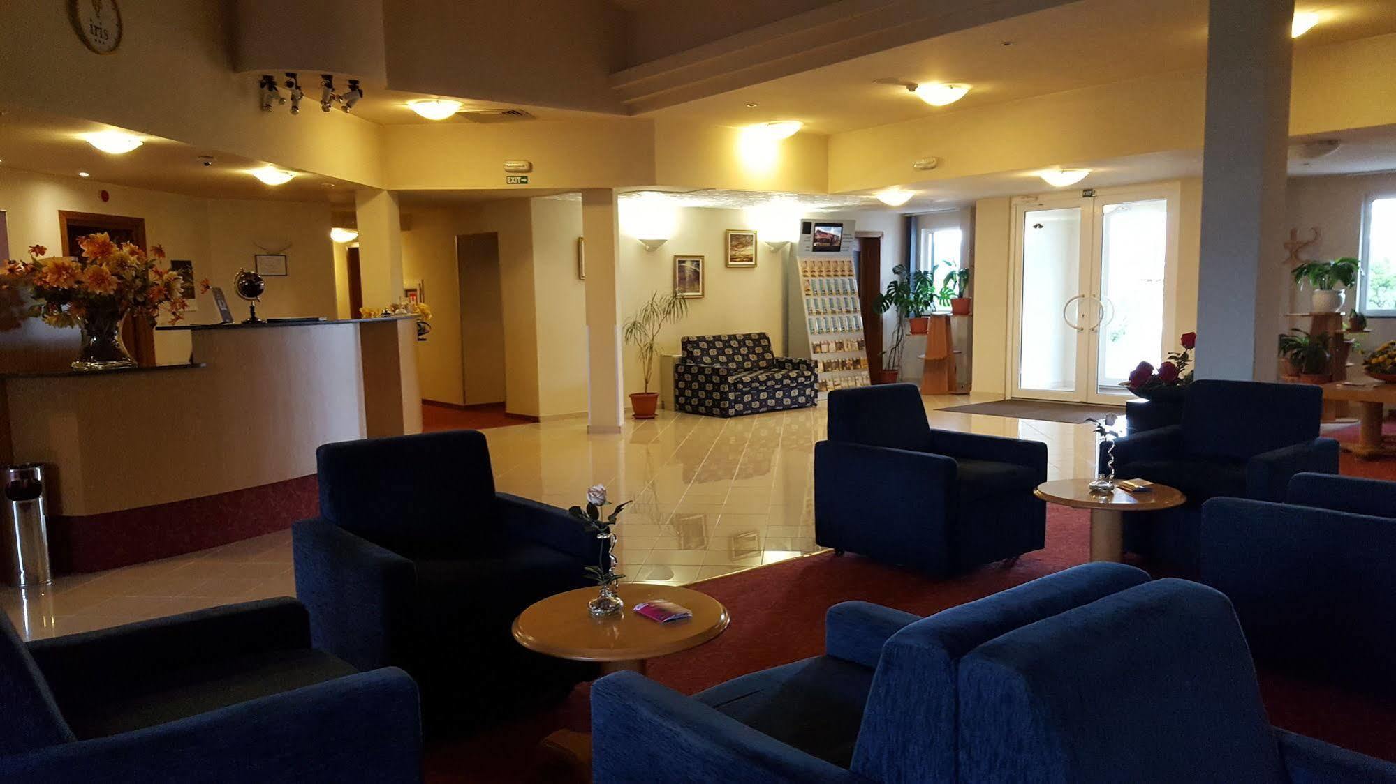 Iris Hotel Bors Dış mekan fotoğraf