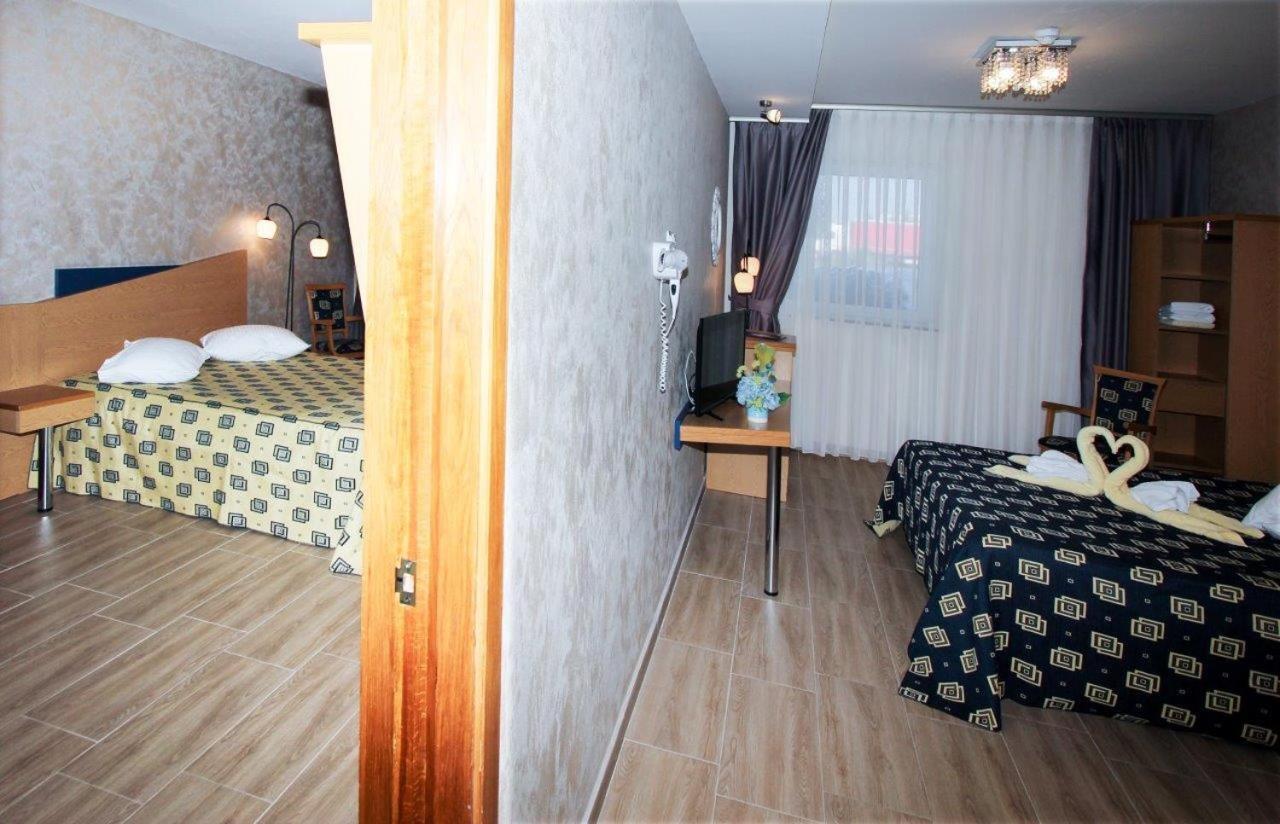 Iris Hotel Bors Dış mekan fotoğraf