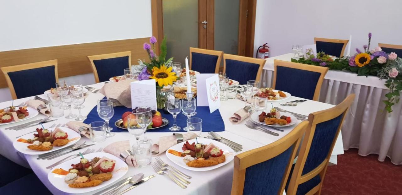 Iris Hotel Bors Dış mekan fotoğraf