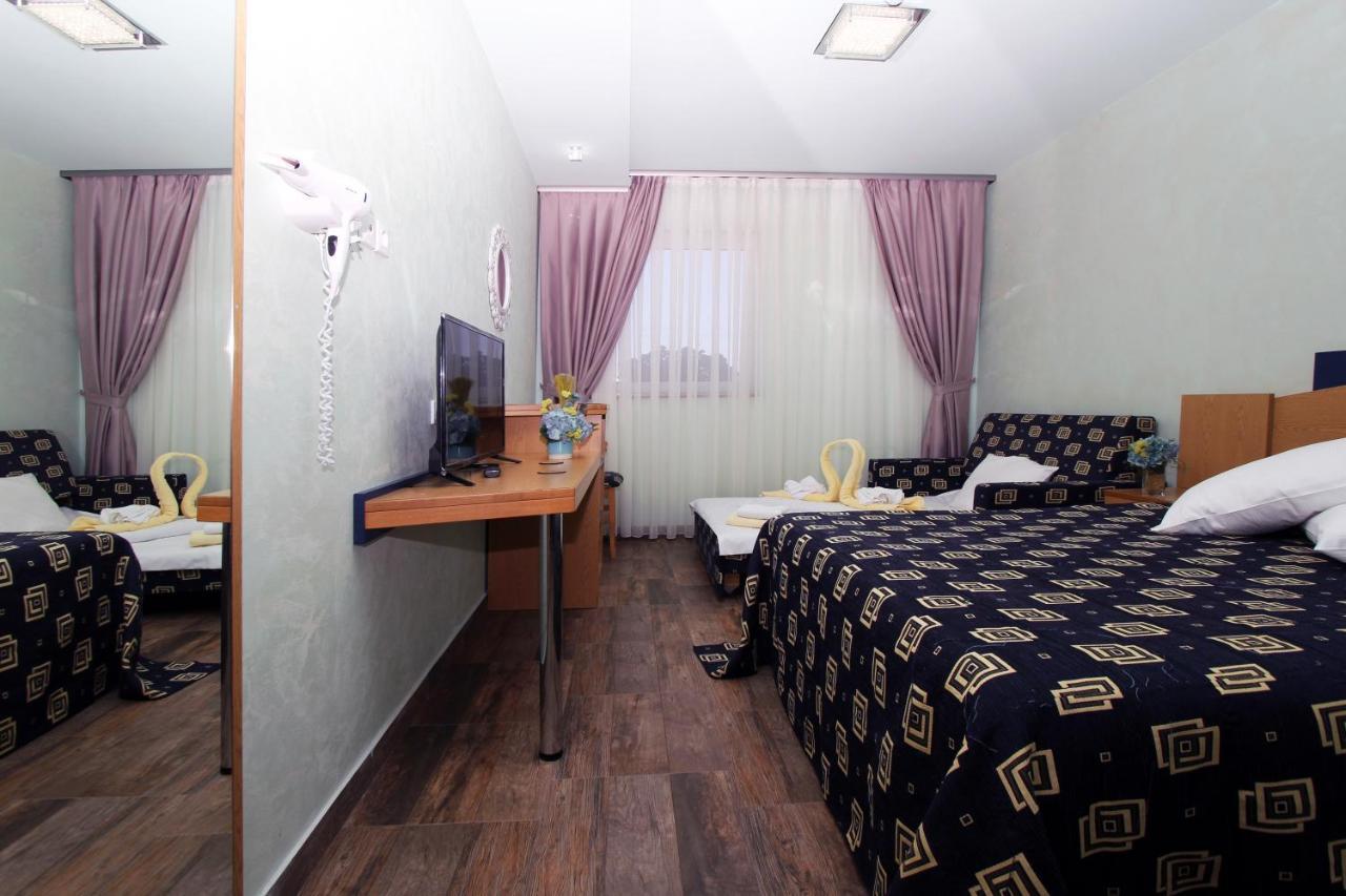 Iris Hotel Bors Dış mekan fotoğraf